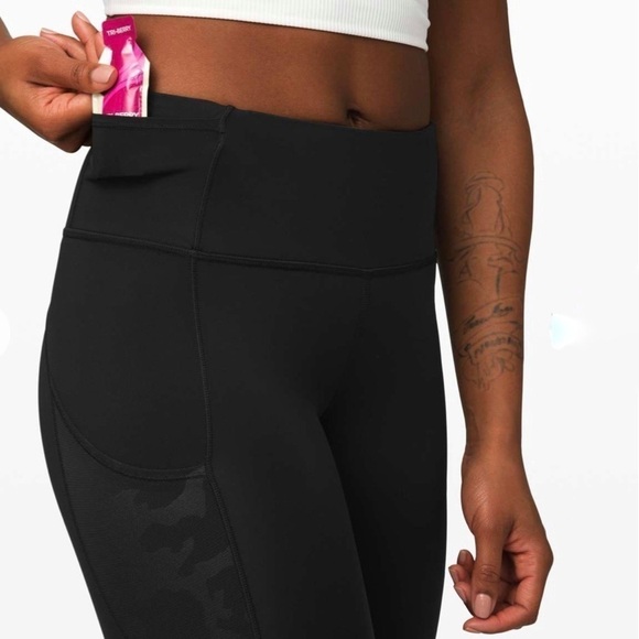 Lululemon Fast and Free Crop 23” Mesh Legging Black Incognito Camo Embossed 2 - Picture 4 of 16